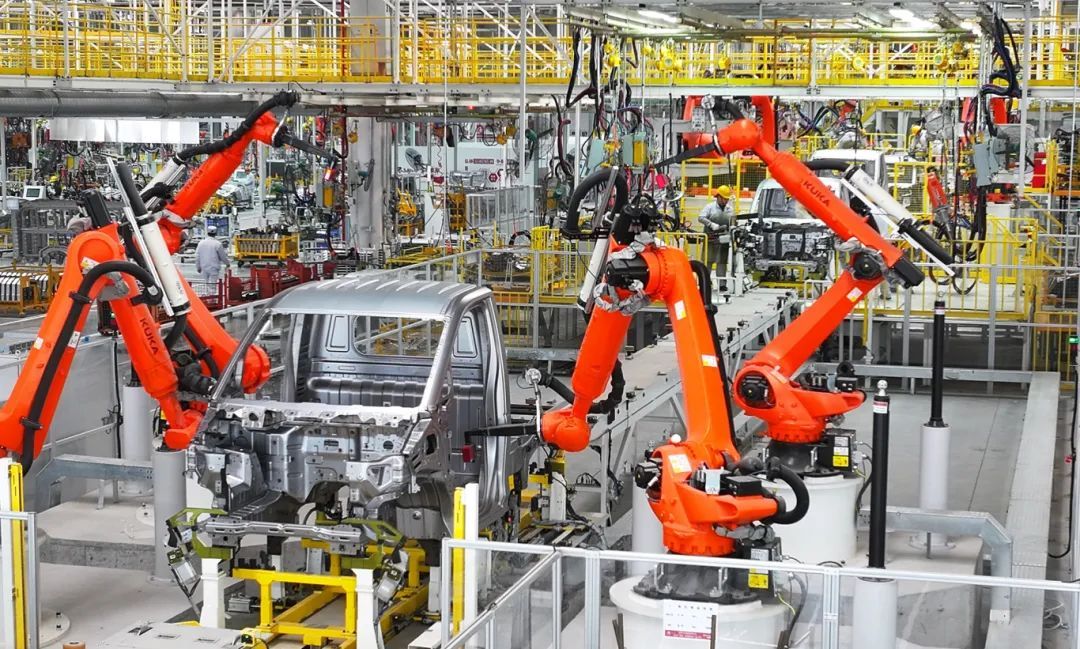 智能綠色雙輪驅(qū)動(dòng) 助力制造轉(zhuǎn)型升級(jí)(8557884)-20250318102413.jpg