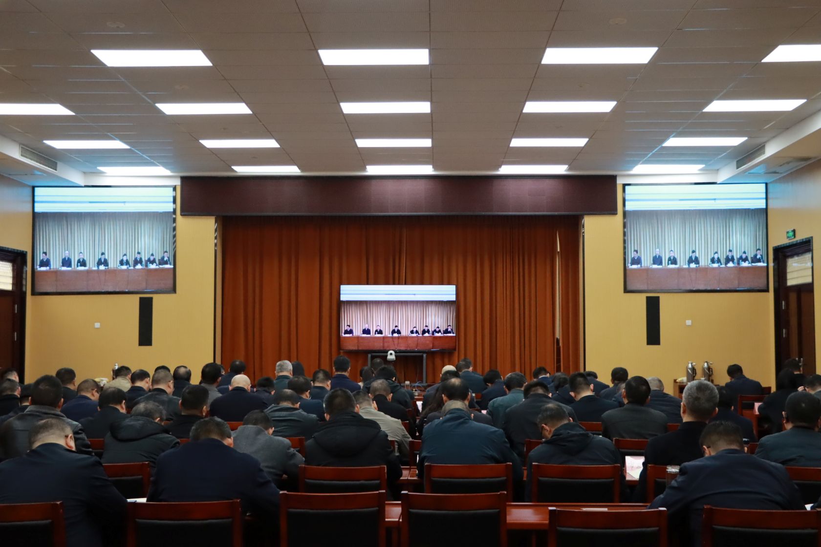 我市收聽(tīng)收看荊門(mén)市委城市工作會(huì)議